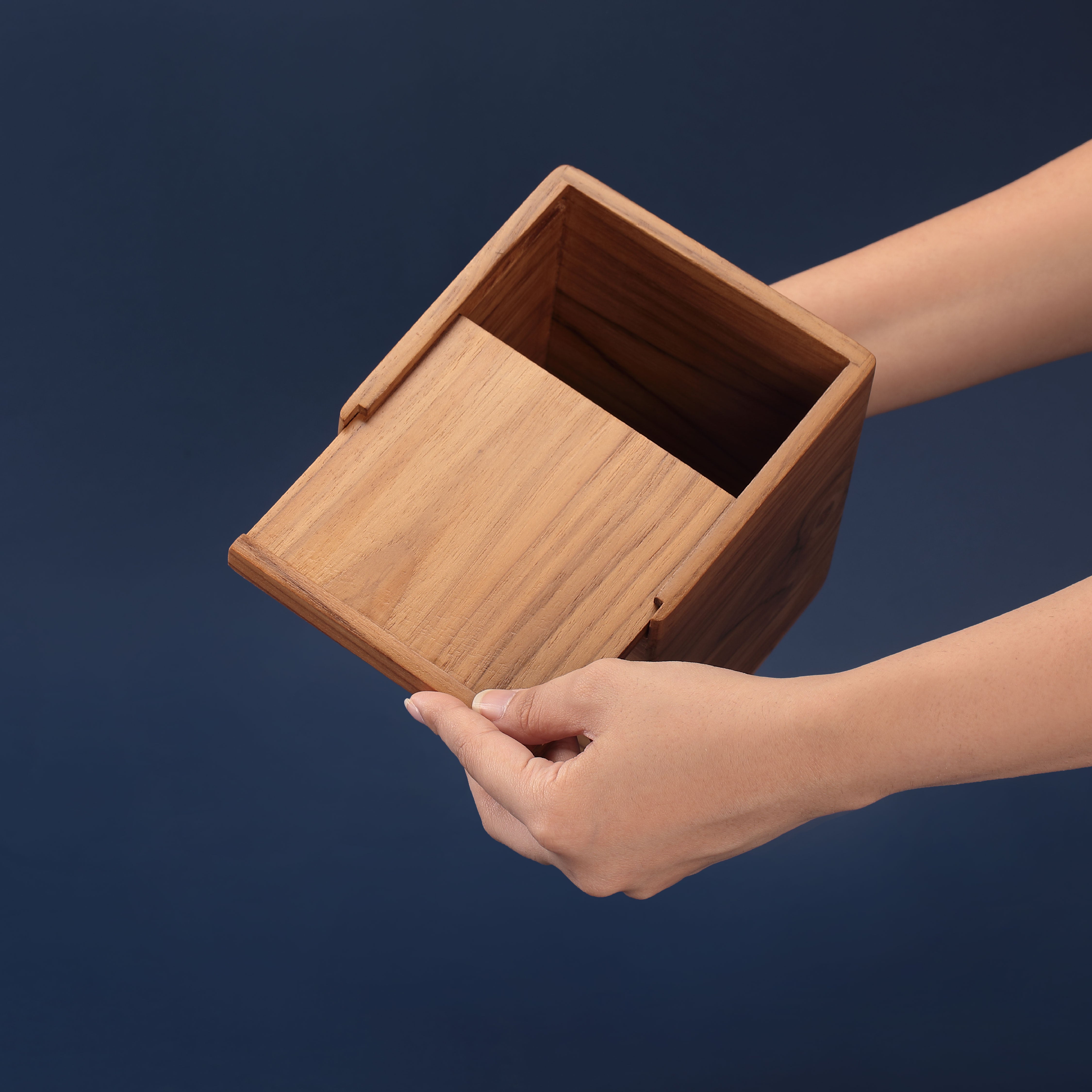 Tissue box (100 ply square)